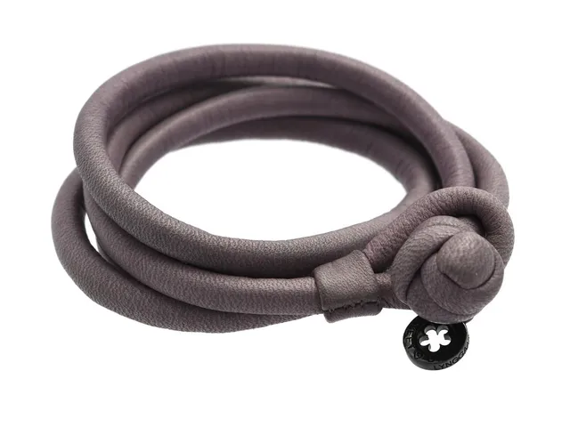 OLE LYNGGAARD, armband, läder, ljuslila, längd 36 cm.
