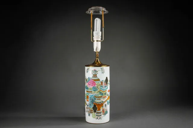 Kinesisk hatstand / bordlampe af porcelæn