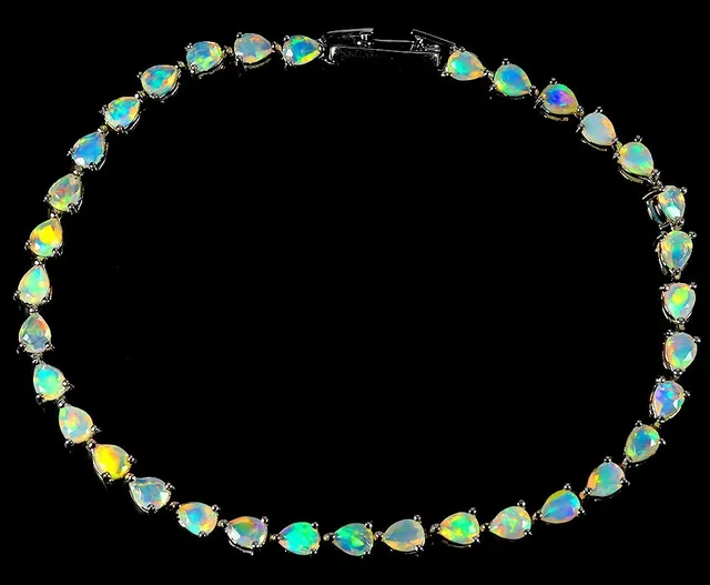 Bracelet in rhodium-plated Sterling silver with faceted fullflash opals
