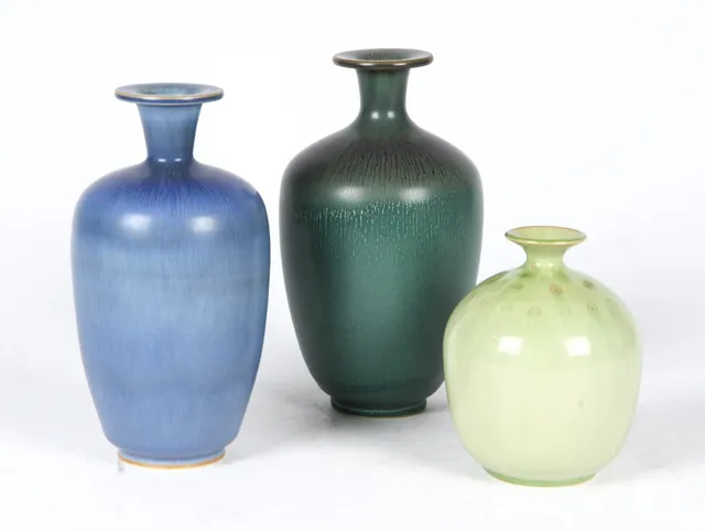 Kjell Bolinder for Höganäs. Three larger and smaller vases of glazed stoneware. (3)