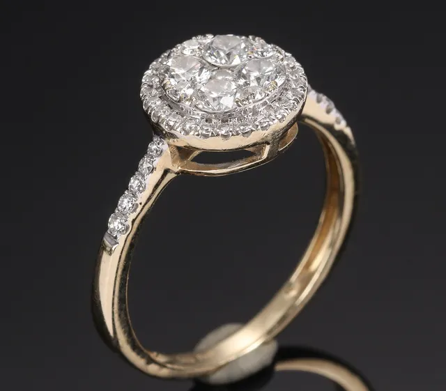 Diamonds By Frisenholm. Brillantring i rosetform af 14 kt. guld