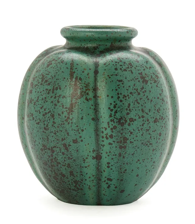 A stoneware vase, decorated with green glaze. Signed monogram, 148. H. 13 cm. Diam. 11.5 cm.