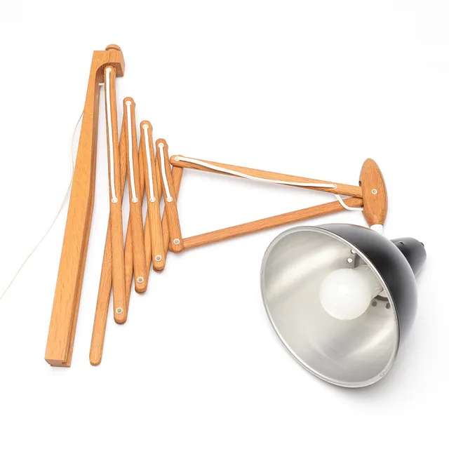 ERIK HANSEN. Vägglampa, modell 334, LeKlint, Danmark.