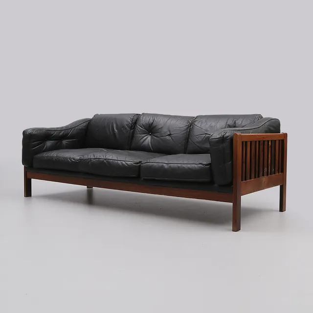 INGVAR STOCKUM. SOFFA "Monte Carlo" riopalisander/skinn, formgiven ca 1965.