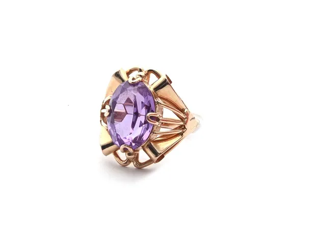 Ring 14K 6,7g Ø16½, med syntetisk färgväxlande safir