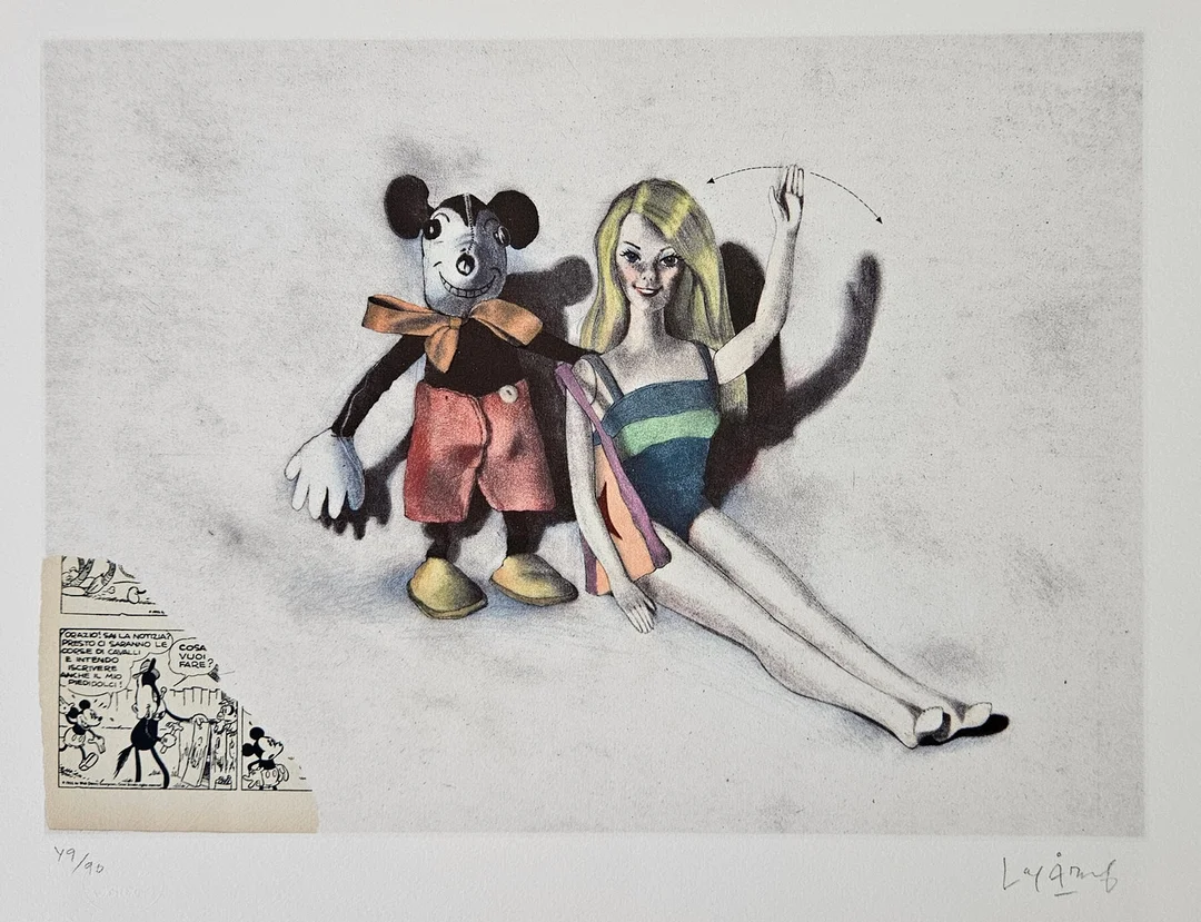 LASSE ÅBERG. "Mickey och Barbie". Färglitografi, signerad Lasse Åberg och numrerad 49/90. — Engravings & Prints — Auktionshuset Thörner & Ek