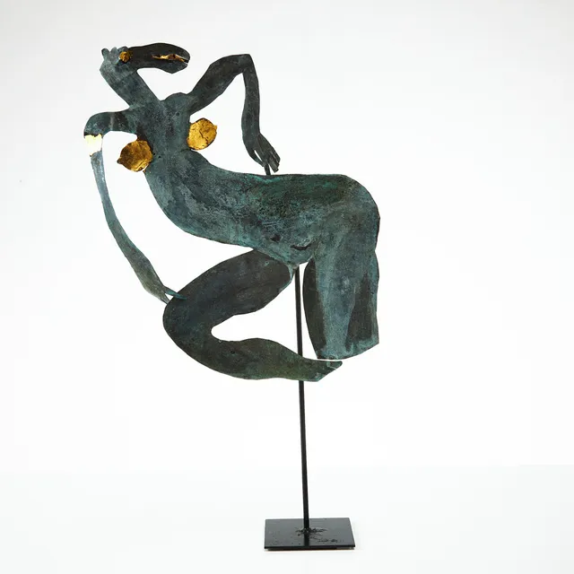 KARIN WARD (född 1940), figur, skulptur skuren i koppar med förgyllda detaljer, signerad K Ward.