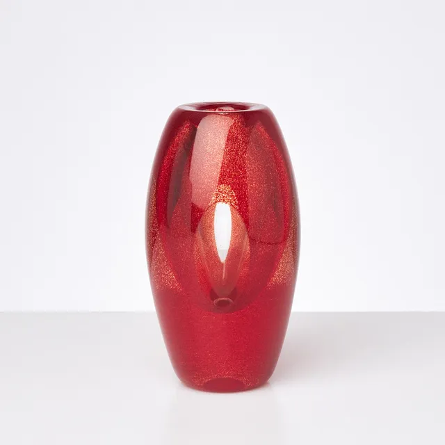 TARMO MAARONEN (1963). Vas, signerad samt daterad 2003, rött glas.