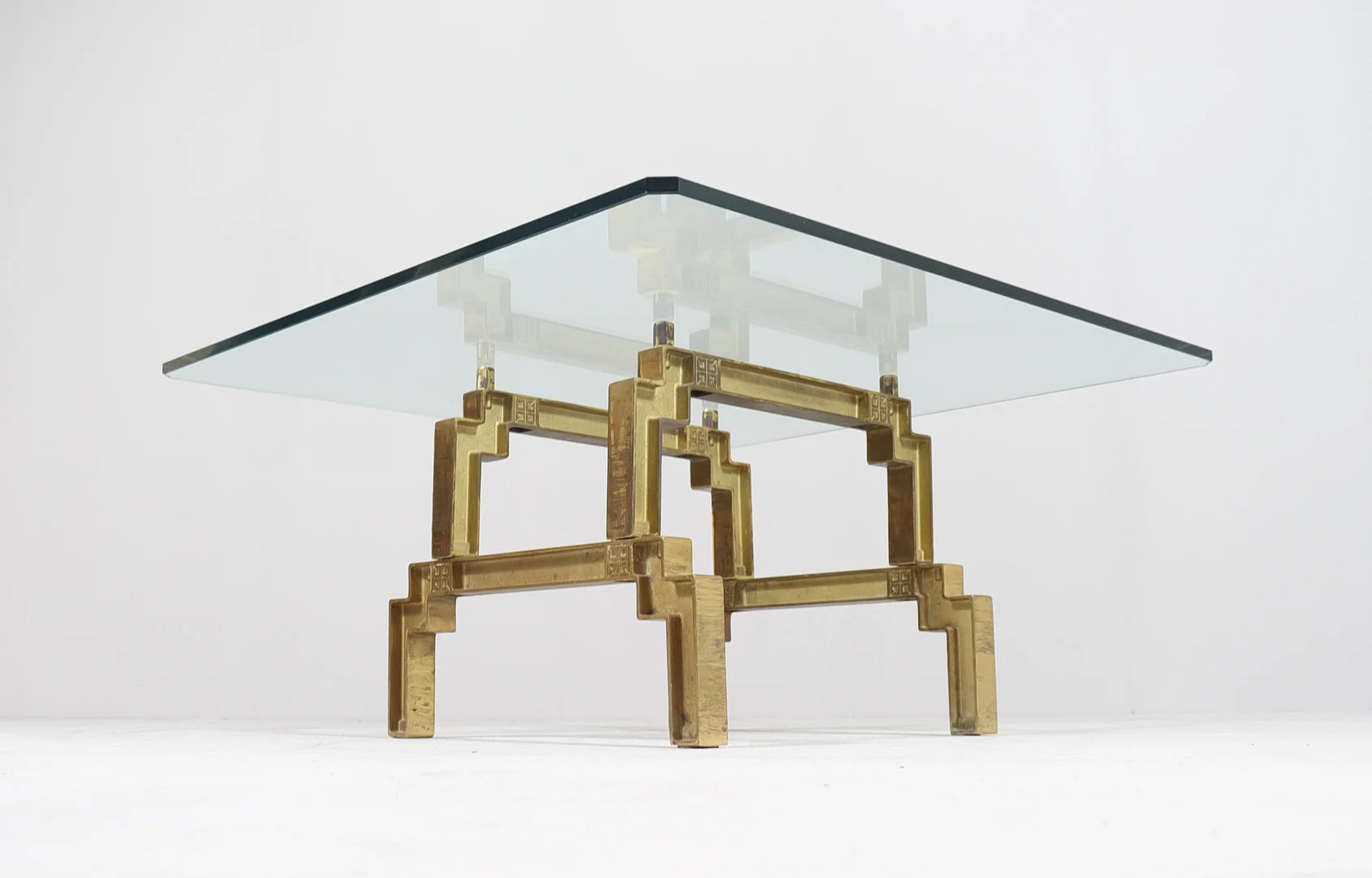 PETER GHYCZY. Skulpturaler Couchtisch/Coffee Table von Peter Ghyczy 1980er Jahre, seltenes Exemplar. — Tables — Stockholms Auktionsverk Düsseldorf/Neuss