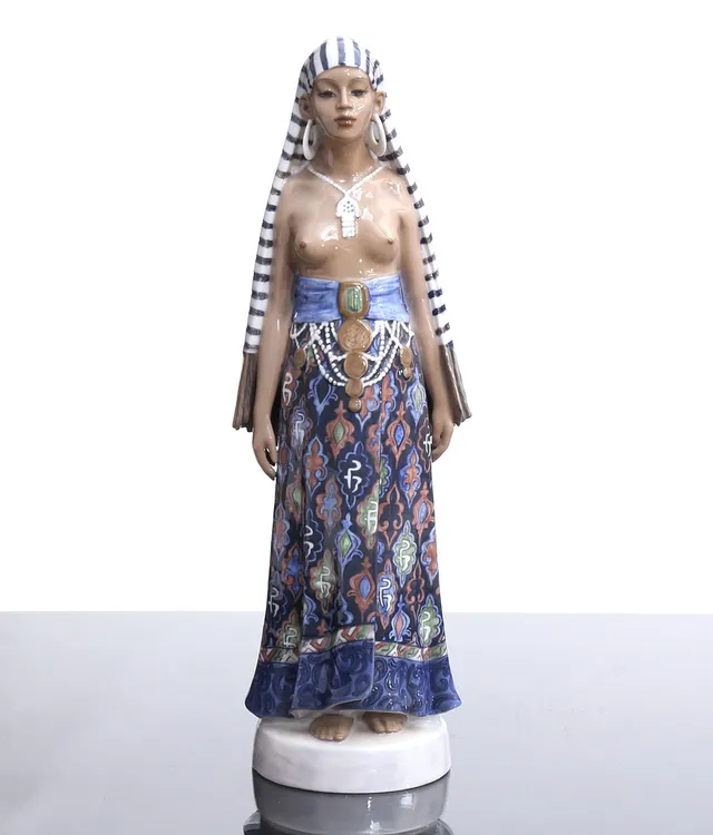 DAHL JENSEN. Figurin, porslin, egyptisk kvinna, Danmark.
