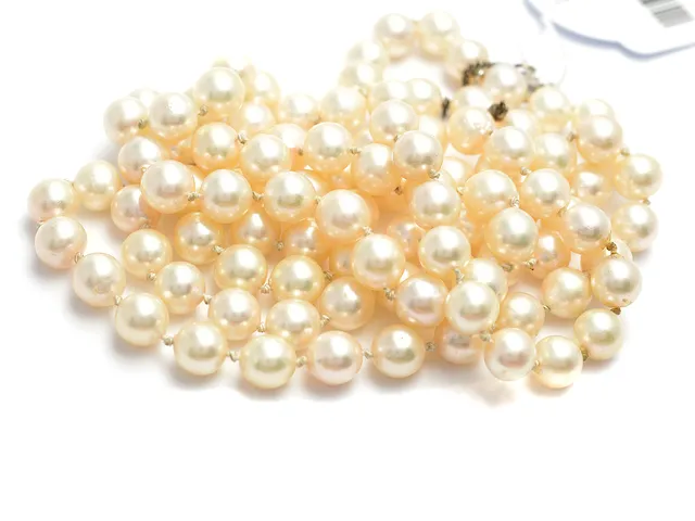 Pärlcollier 96cm , lås saknas