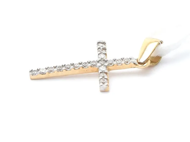 Hänge 18K 0,3g med vita stenar längd 1,8cm bredd 8mm