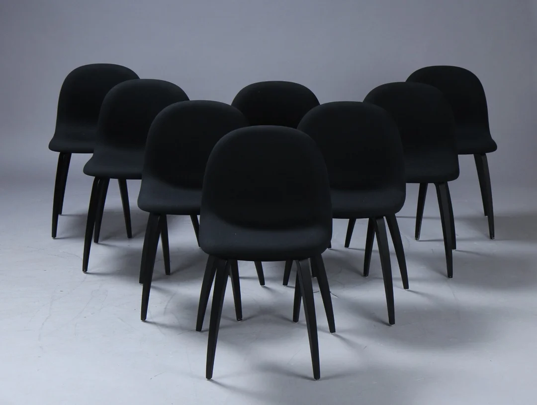 Komplot Design for GUBI. Otte spisestole, model 3D (8) — Furniture/Chairs — Lauritz