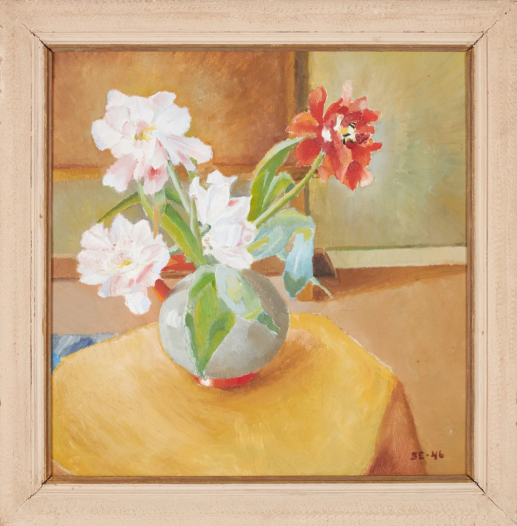 OIDENTIFIERAD KONSTNÄR. Blomsterstilleben, olja på pannå, signerad SE, daterad -46. — Paintings — Stockholms Auktionsverk Sickla
