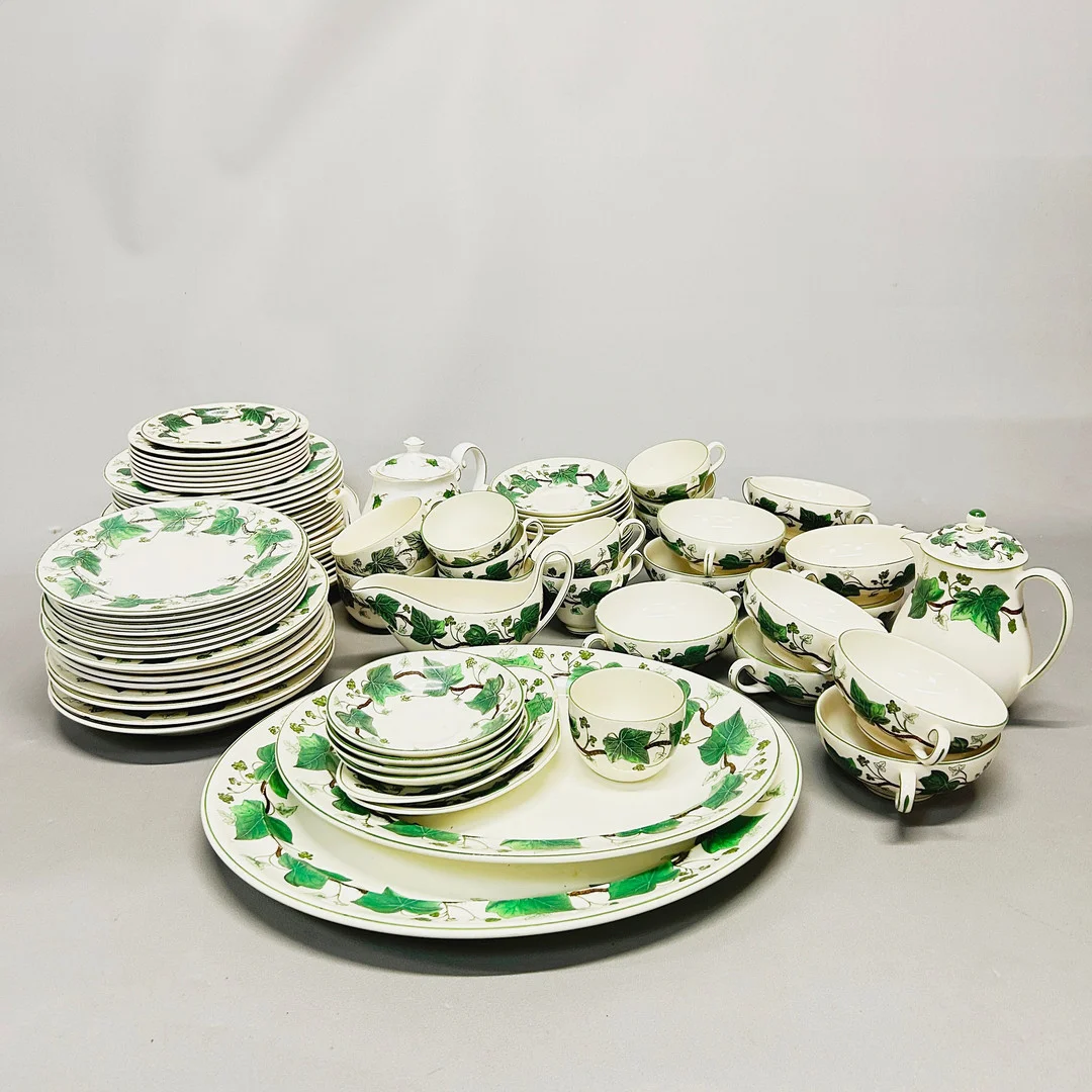 WEDGWOOD TEA AND DINNER CHINA. — European — Chalkwell Auctions