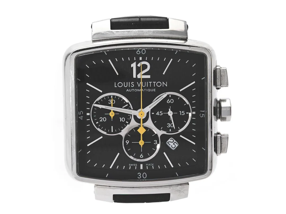 LOUIS VUITTON, Speedy Chronograph, Cal ETA 2894-2, Serie nr. SB0276, Ref nr. Q212G, Boett nr. 0088 (LL), kronograf, herrur, 40 x 37 (48) mm, stål, automatisk, safirglas, datum, integrerat läderband, originalspänne, cert, april 2009, box (ej komplett), ytterkartong. — Klockor/Louis Vuitton — Kaplans