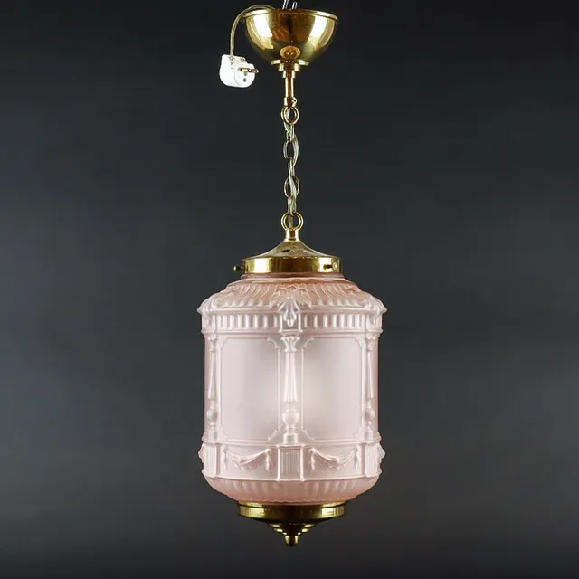 TAKLAMPA. Mässing och glas, 1900-talets senare del.