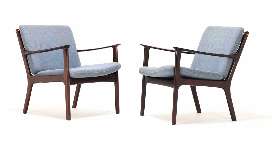 Ole Wanscher: Two armchairs model PJ112, dark mahogany with blue cushions — Furniture/Chairs — Lauritz