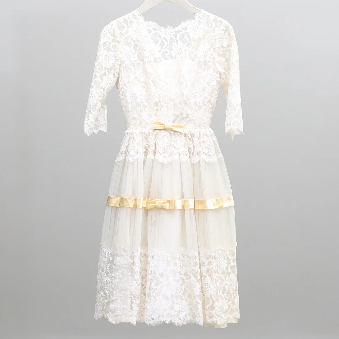BRÖLLOPSKLÄNNING,1900-talets mitt, stl 38. — Vintage & Designer Fashion — Auktionsmagasinet Vänersborg