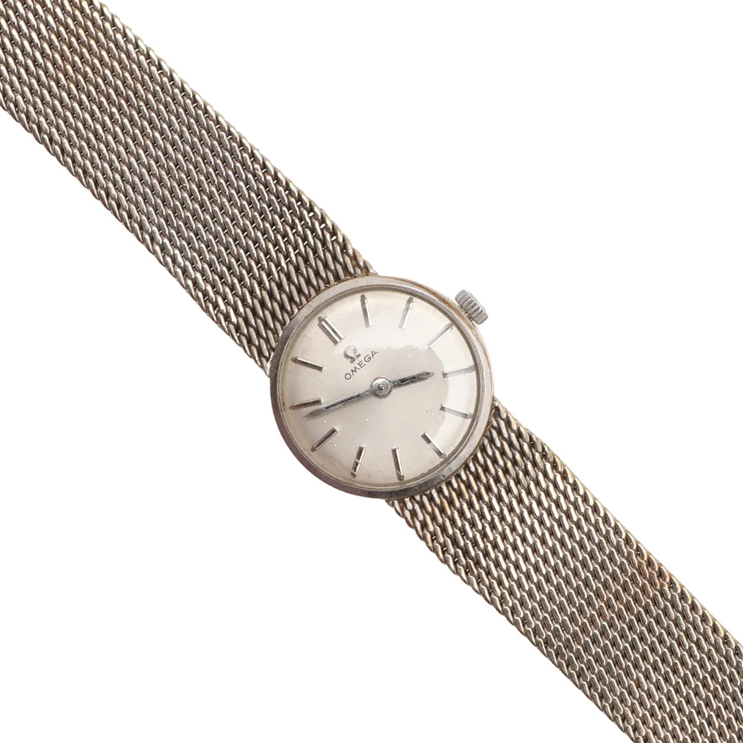 A LADY'S 9CT GOLD WRISTWATCH BY OMEGA. — Wristwatches — Lawrences Auctioneers
