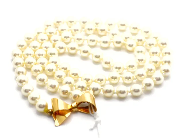Pärlcollier med hänge 18K 68cm bruttovikt 42,6g