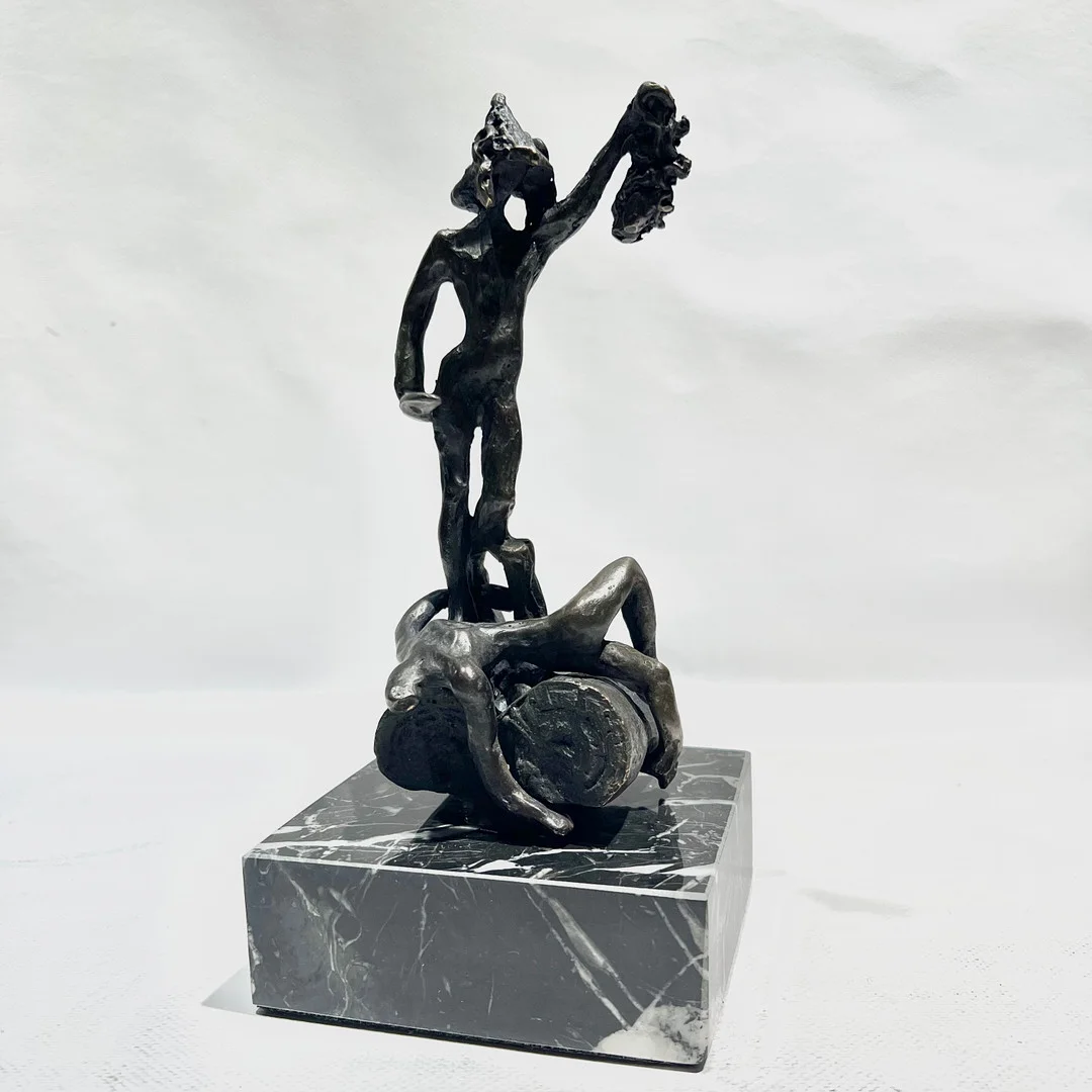 SALVADOR DALÍ. Perseo, escultura en bronce con base de mármol. 384/1000. — Sculptures & Bronzes — Arce Auctions