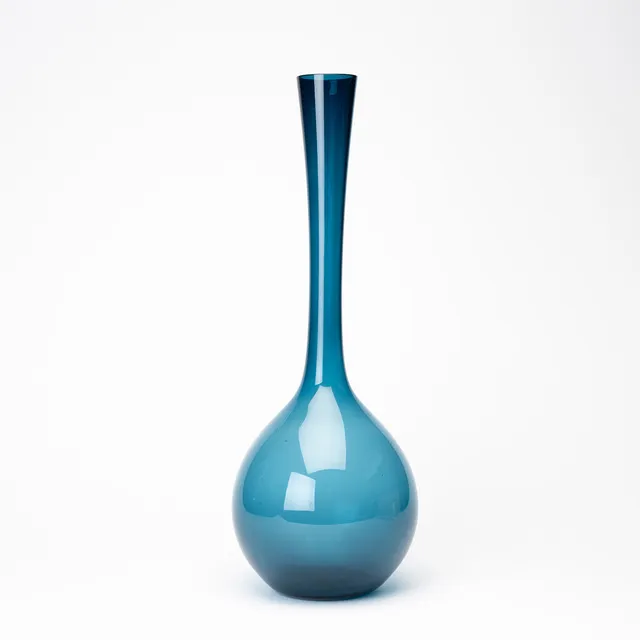 ARTHUR PERCY. BULBVAS, blåtonat glas, Gullaskruf, 1950/60-tal.