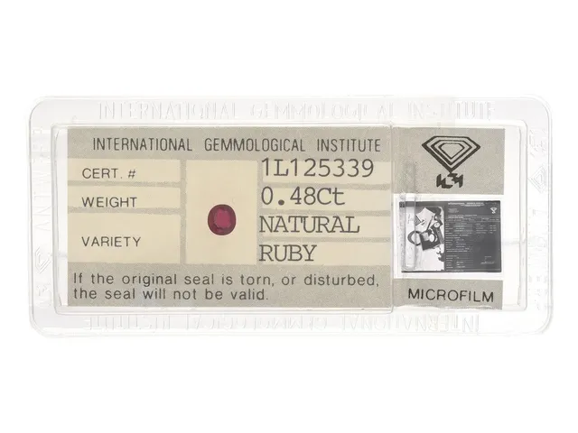 RUBIN, ovalslipad 0,48 ct, förseglad, IGI certifikat 1L125339.