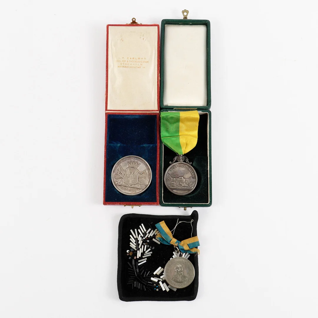 MEDALJER 3 stycken. — Orders & Medals — Karlstad Hammarö Auktionsverk