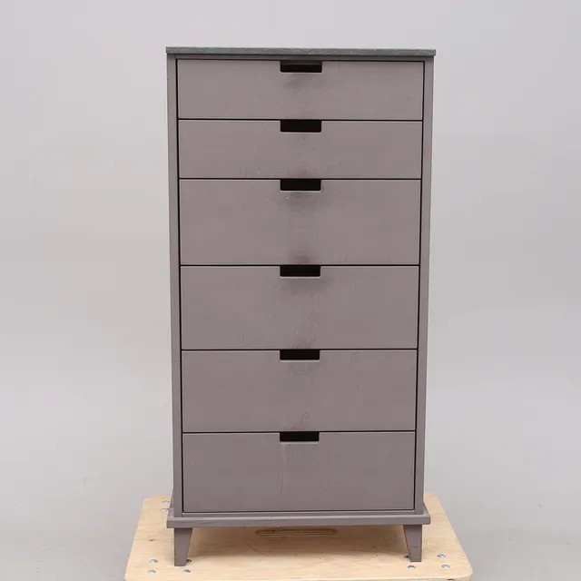 NIRVAN RICHTER. BYRÅ MED KALKSTENSSKIVA, "MASSIV", NORRGAVEL, MODELLEN FORMGIVEN 2011.