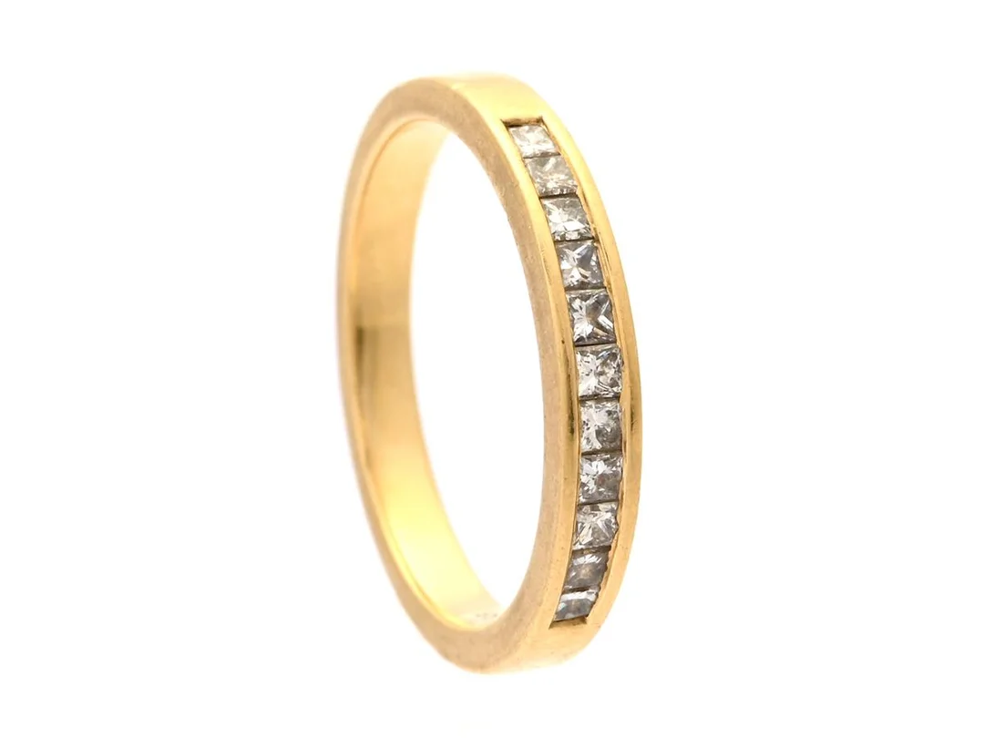 ALLIANSRING, 18K guld, prinsesslipade diamanter 0,33 ctv, ca W/SI, stl 17 mm, vikt 3,2 g. — Smycken/Alliansring — Kaplans