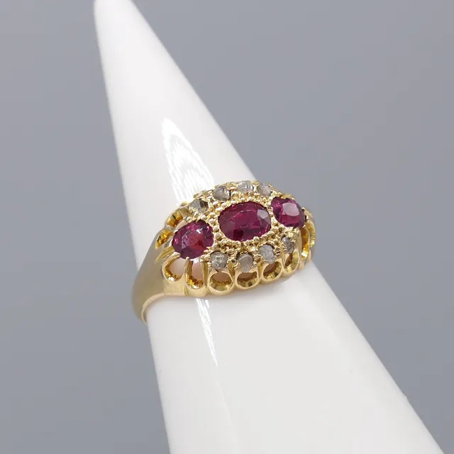 VICTORIAN RUBY & DIAMOND ring.