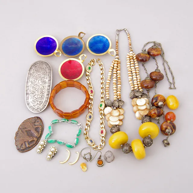BROSCHER, HALSBAND, ARMBAND M.M.