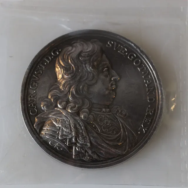 MEDALJ, silver, Karl X Gustav, Tåget över Stora Bält 1658, utförd av A. Karlsteen 1694/95. Vikt ca 51,8 gram.