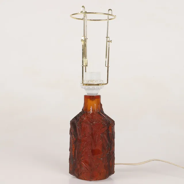GÖTE AUGUSTSSON. Bordslampa, bärnstensfärgat glas, Ruda glasbruk.