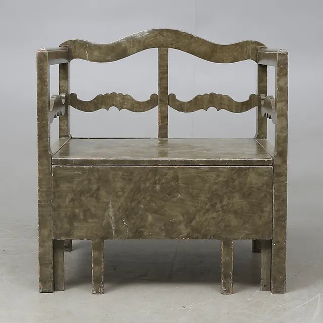 BARNSOFFA/BARNSÄNG, allmoge, 1800-tal.