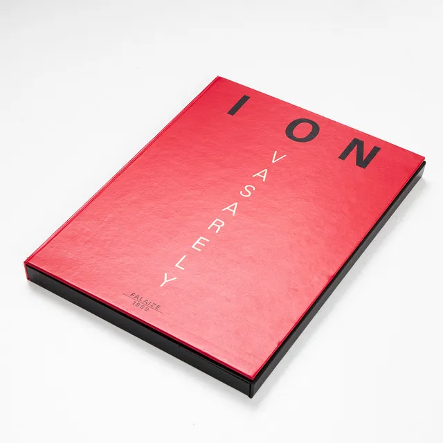 VICTOR VASARELY. “ION” mapp med 7 st färglitografier, Falaise 1989.