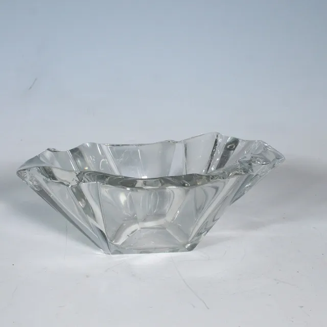TAPIO WIRKKALA. für die Glashütte Iittala "Jäänsärö" (Eisblock oder Eisberg), Modell '' 3847 '' signiert, 1950er.