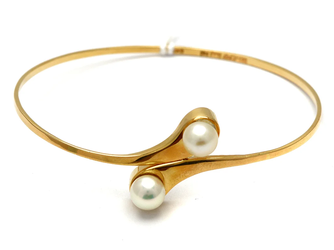 Armring 18K med pärlor, öppningsbar, skador finns Ø6cm 6,0g — Smycken/Armring — Kaplans