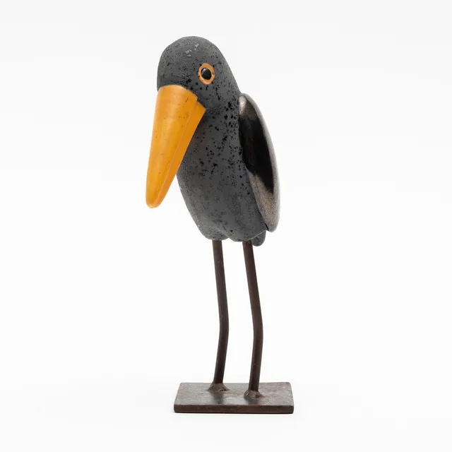RITVA KARLSSON. Skulptur, högbränt lergods och järn, Fantasifågel, etikettmärkt, samtida.