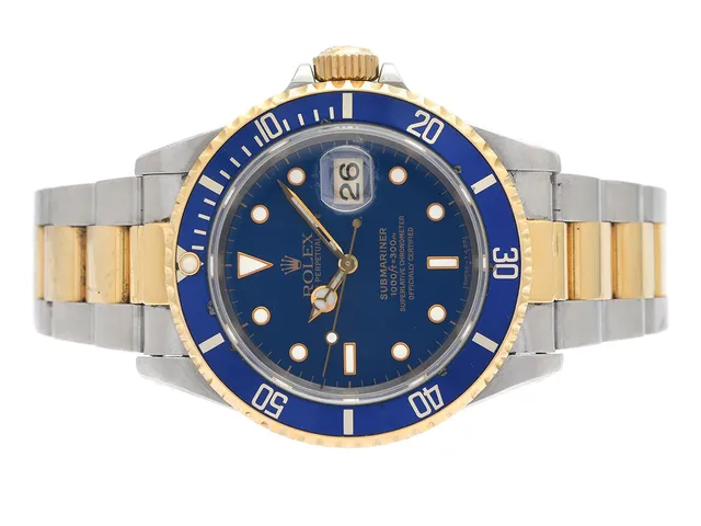 ROLEX, Oyster Perpetual Date, Submariner (1000ft=300m, Swiss-T<25), Chronometer, Ref nr. 16613, Serie nr. S621071, Cal 3135, Verk nr. 356247, Boett nr. 16610, herrur, 40 mm, stål/guld, automatisk, safirglas (nagg), datum, skadad urtavla, buckla på boett, Fliplocklänk, viklås (stål), Ref nr. 93153-18-V8/401 B, cert, november 1996, box, ytterkartong.
