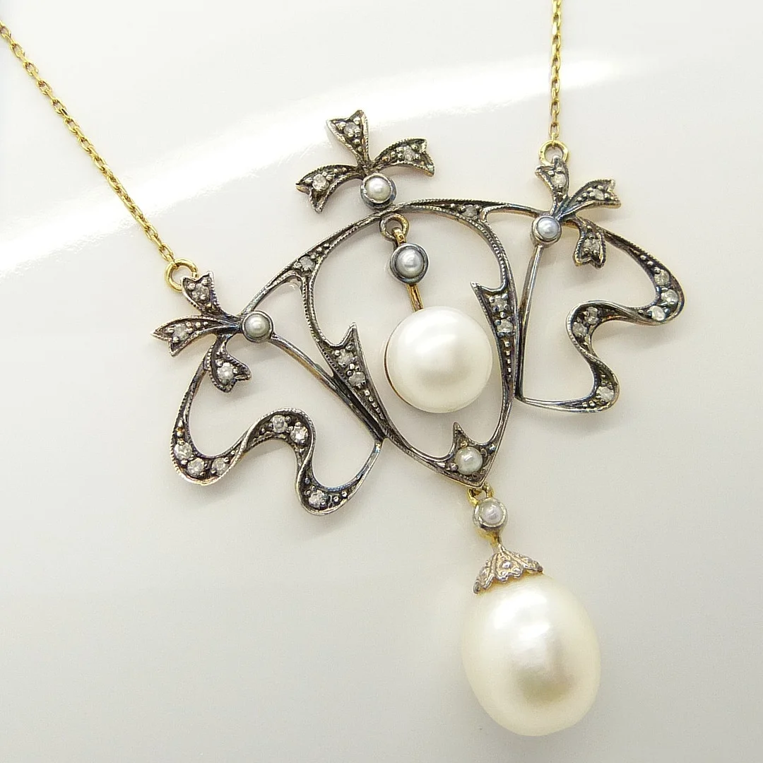 PEARL & DIAMOND NECKLACE, BOXED. — Necklace — Rumsey’s Auctioneers