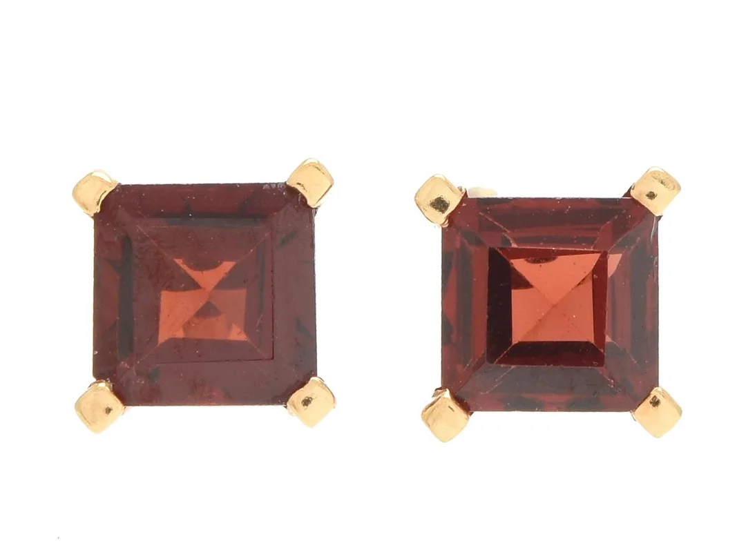 ÖRHÄNGEN, 18K guld, granater, mått 6,3x6,3 cm, vikt 1,8 g, stift, en granat har nagg. — Smycken/Örhängen — Kaplans
