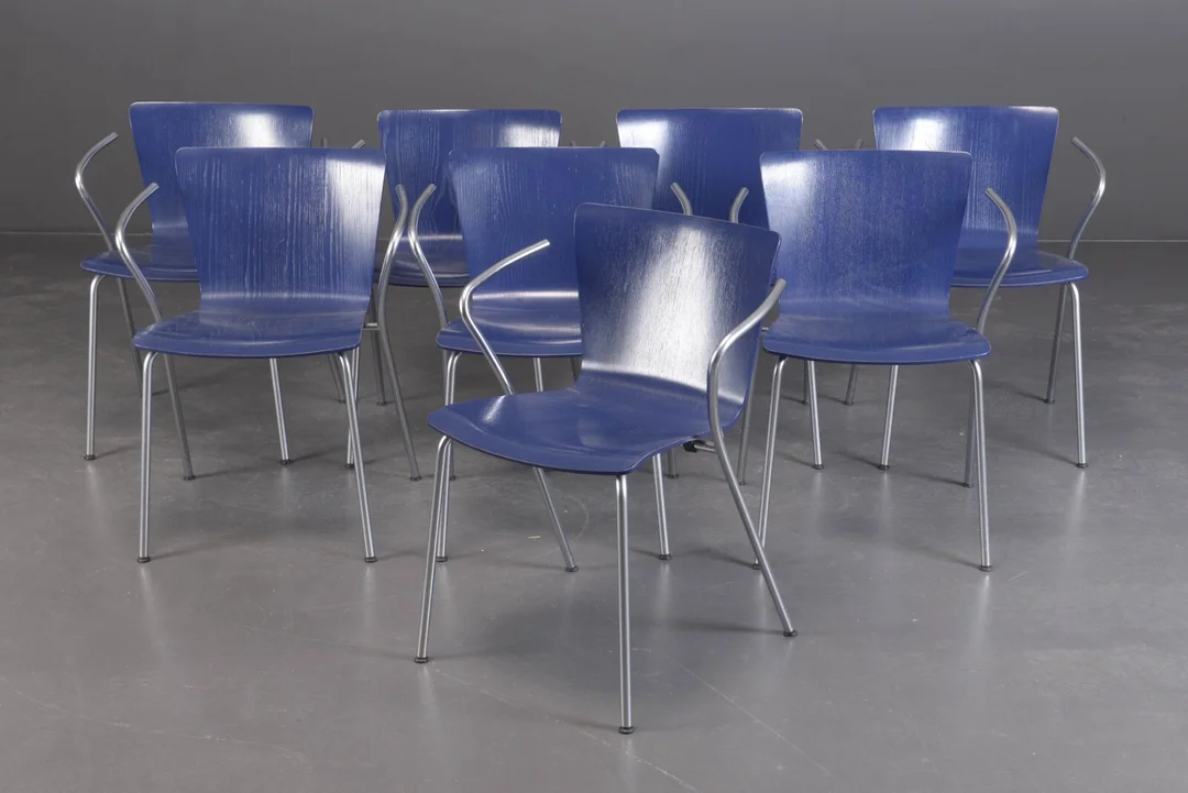 Vico Magistretti for Fritz Hansen. Otte stabelstole, model 'Vico Duo' (8) — Furniture/Chairs — Lauritz