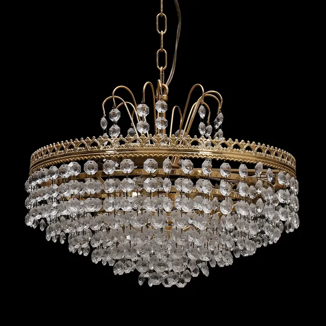 TAKLAMPA, med prismor, 1900-talets senare del.