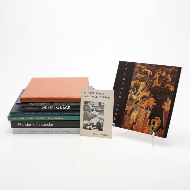LITTERATUR OM KERAMIK, 9 DELAR, SÄRSKILDA FORMGIVARE.