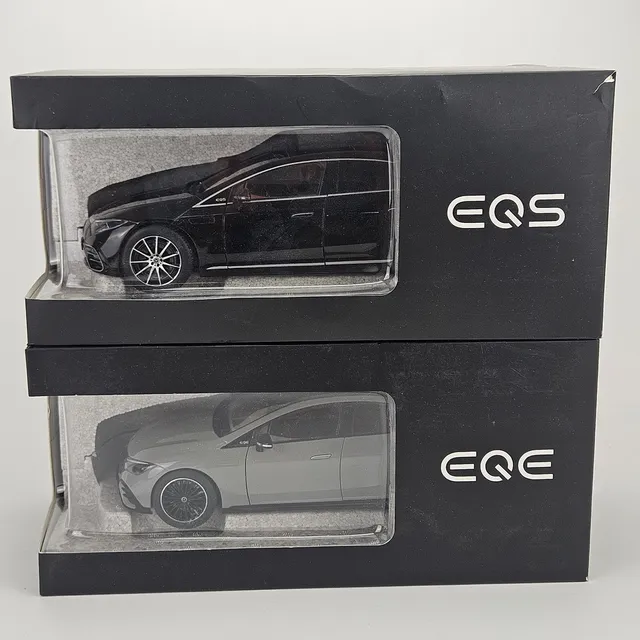 MODELLBILAR, 2 st, Mercedes-Benz, skala 1:18.