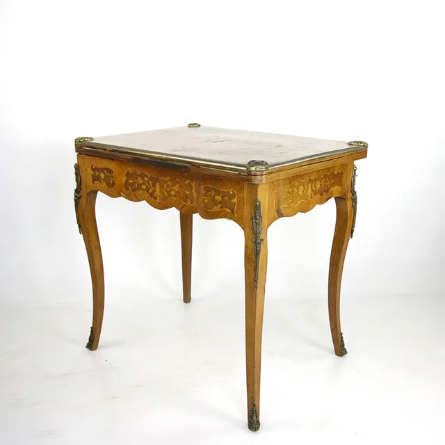 SPELBORD, nyrokoko, rosenträ med intarsia i olika träslag, brännförgyllda beslag, Napoleon III 1850-1900.