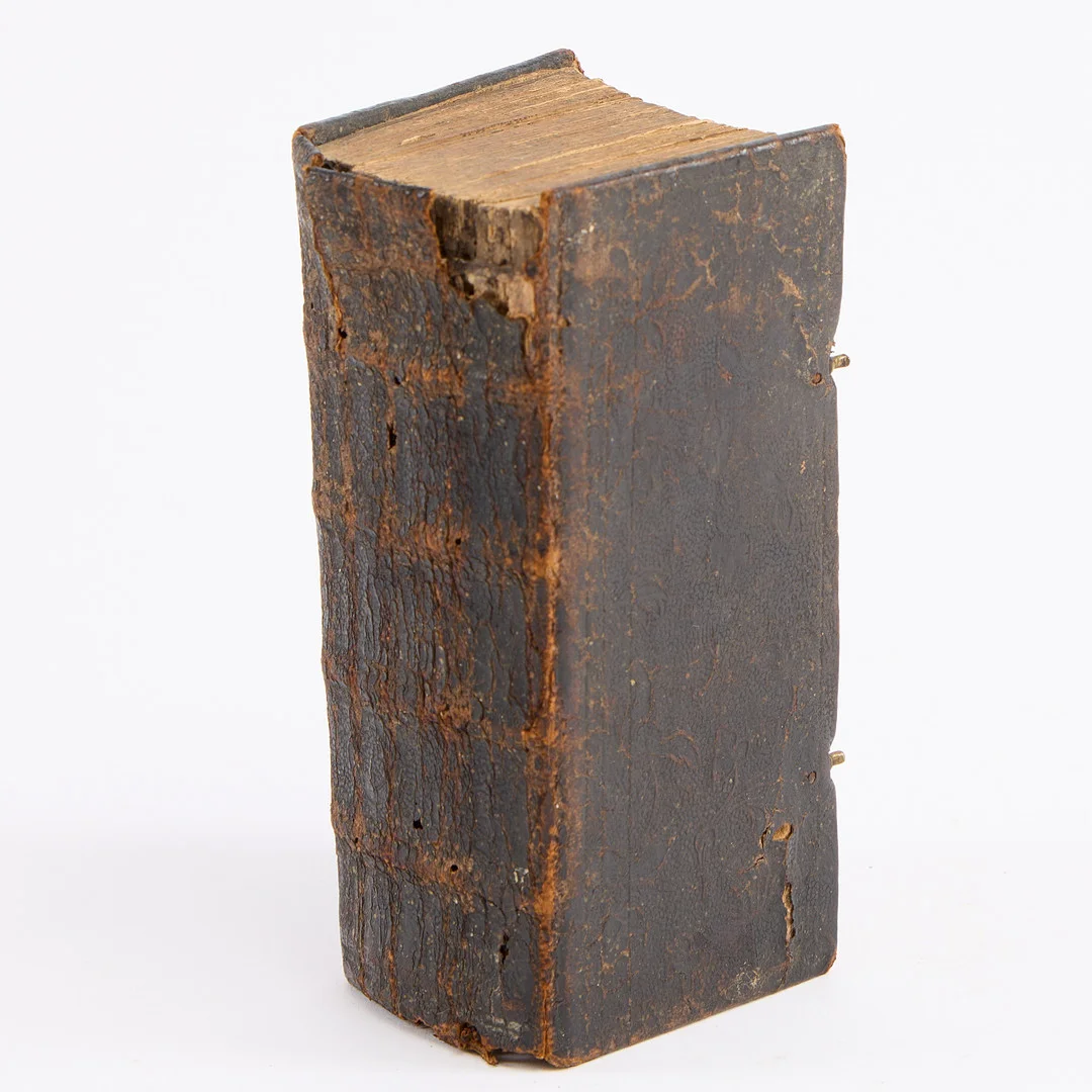 Ett nytt svenskt manuale, med 80. härlige och uthwalde böcker och stycken samt flere sköne andelige psalmer som i förra manualer icke finnas, förmehrat och förbättrat... Stockholm (H. Keyser) 1682. — Books — Uppsala Auktionskammare