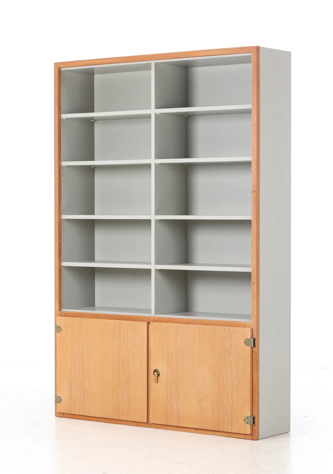 Grethe Meyer & Børge Mogensen. 'Boligens Building Cabinets'. Bookcase, Oregon pine — Furniture/Shelving — Lauritz